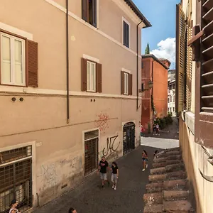  Apartment Vicolo Del Cinque Trastevere Italy